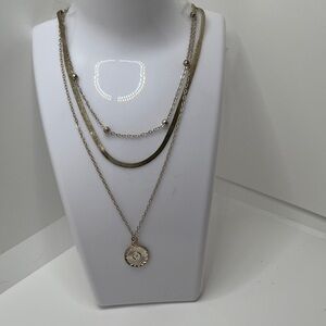 Elegant Gold Layered Necklace Set